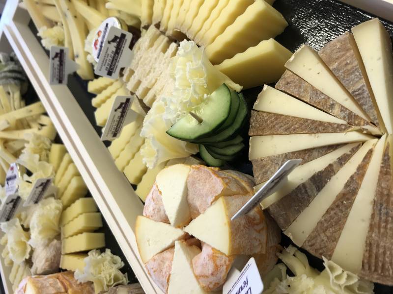 Découpe de fromages sur plateau Montpellier