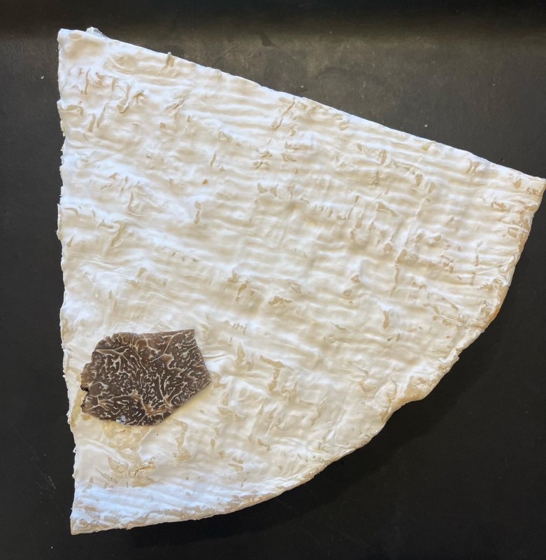 Brie à la truffe fraîche à Montpellier